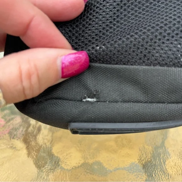 Lowepro Adventura TLZ 30 III Black Top Loading Camera Bag - Picture 12 of 12